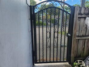 210 SW 8th St in Fort Lauderdale, FL - Building Photo - Building Photo