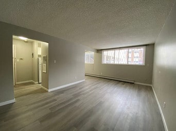 Ferncrest Manor in Edmonton, AB - Building Photo - Building Photo