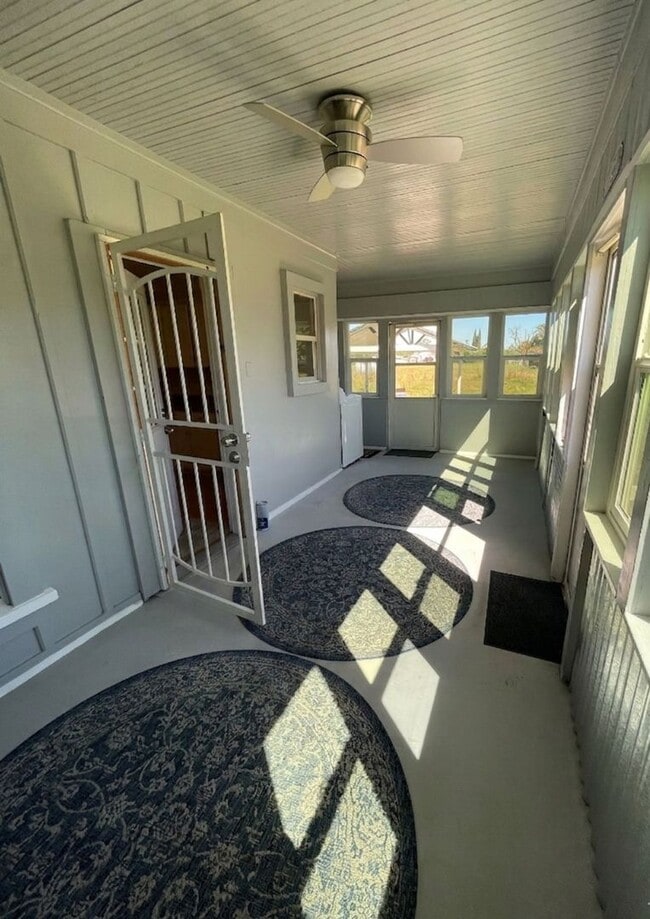 11125 Iowa St in Madera, CA - Building Photo - Building Photo