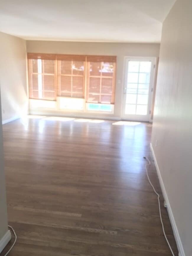 3720 S Leland St in Los Angeles, CA - Building Photo - Building Photo