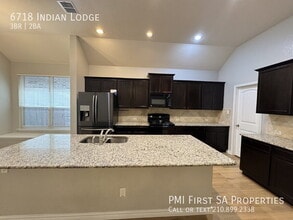 6718 Indian Lodge in San Antonio, TX - Building Photo - Building Photo
