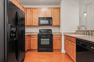 75 Maple St in Conshohocken, PA - Building Photo - Building Photo