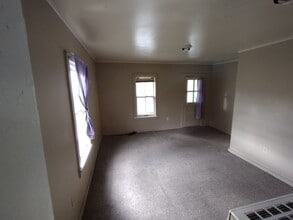 708 Linden Pl in Elmira, NY - Building Photo - Building Photo