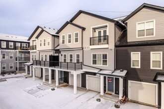 Garrison Green in Edmonton, AB - Building Photo - Building Photo