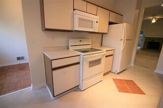 4028 Elm St in Atlanta, GA - Foto de edificio - Building Photo