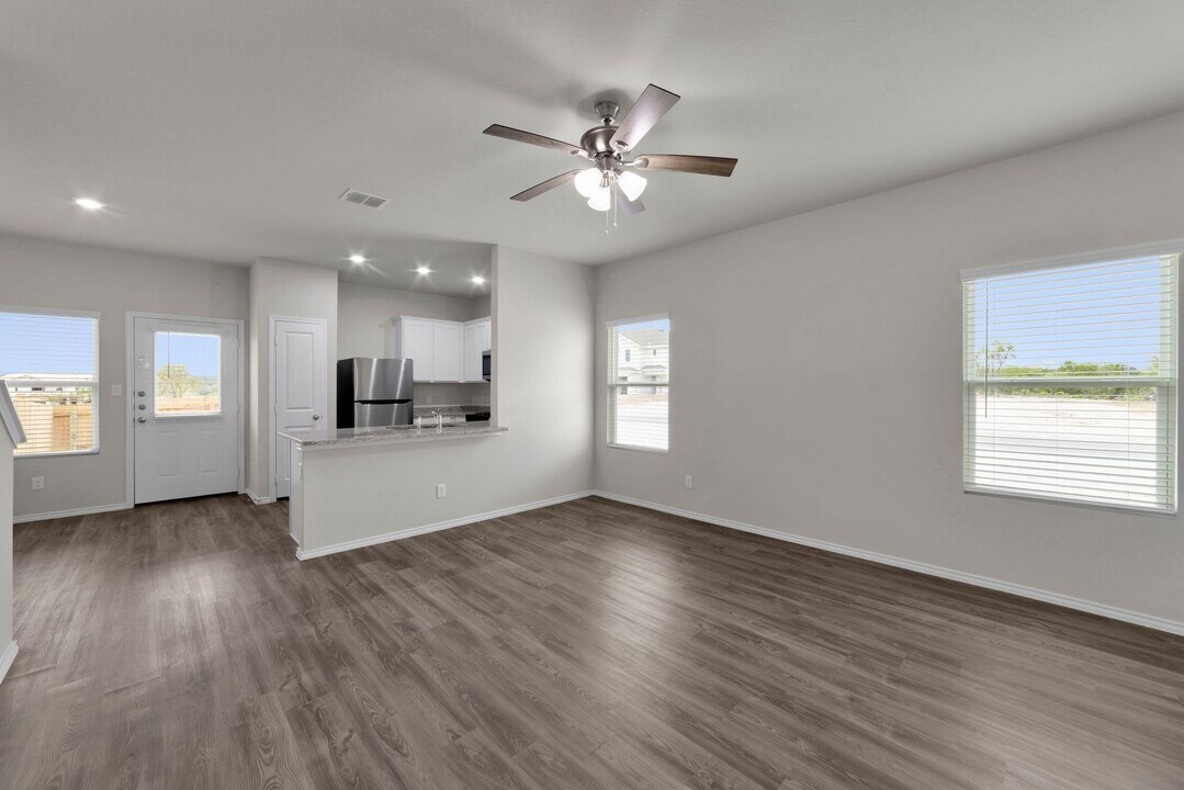 124 Marigold Pl in San Antonio, TX - Building Photo