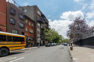 266 Keap St in Brooklyn, NY - Building Photo - Building Photo