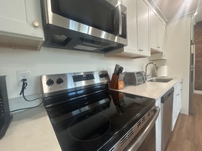 106-110 Hotel St in Utica, NY - Building Photo - Building Photo