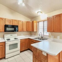 402 N 880 E in Tooele, UT - Building Photo - Building Photo