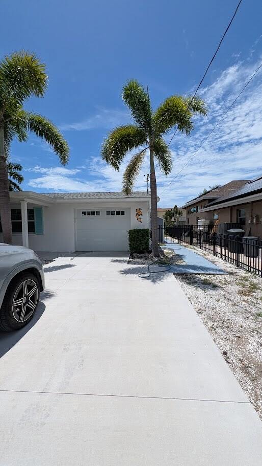 2164 Edythe Dr in Dunedin, FL - Building Photo - Building Photo