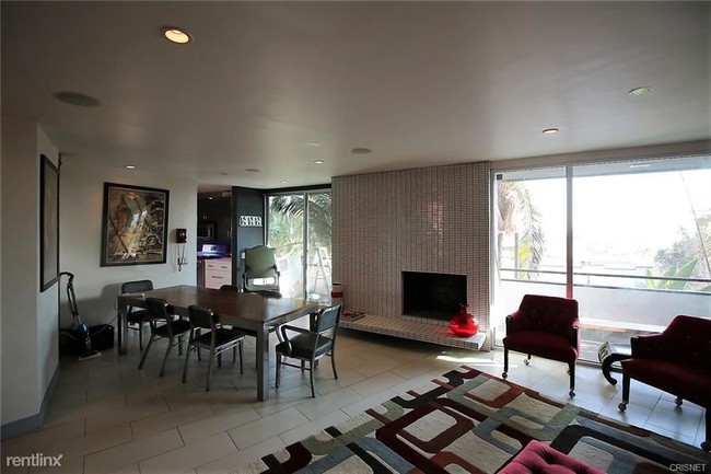 8401 Fountain Ave-Unit -Apt 8 in West Hollywood, CA - Building Photo - Building Photo