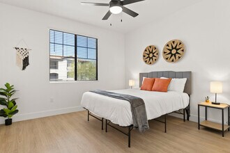 9450 W Cabela Dr in Glendale, AZ - Building Photo - Building Photo