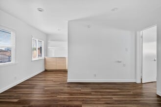 4308 E 4th St in Long Beach, CA - Building Photo - Building Photo