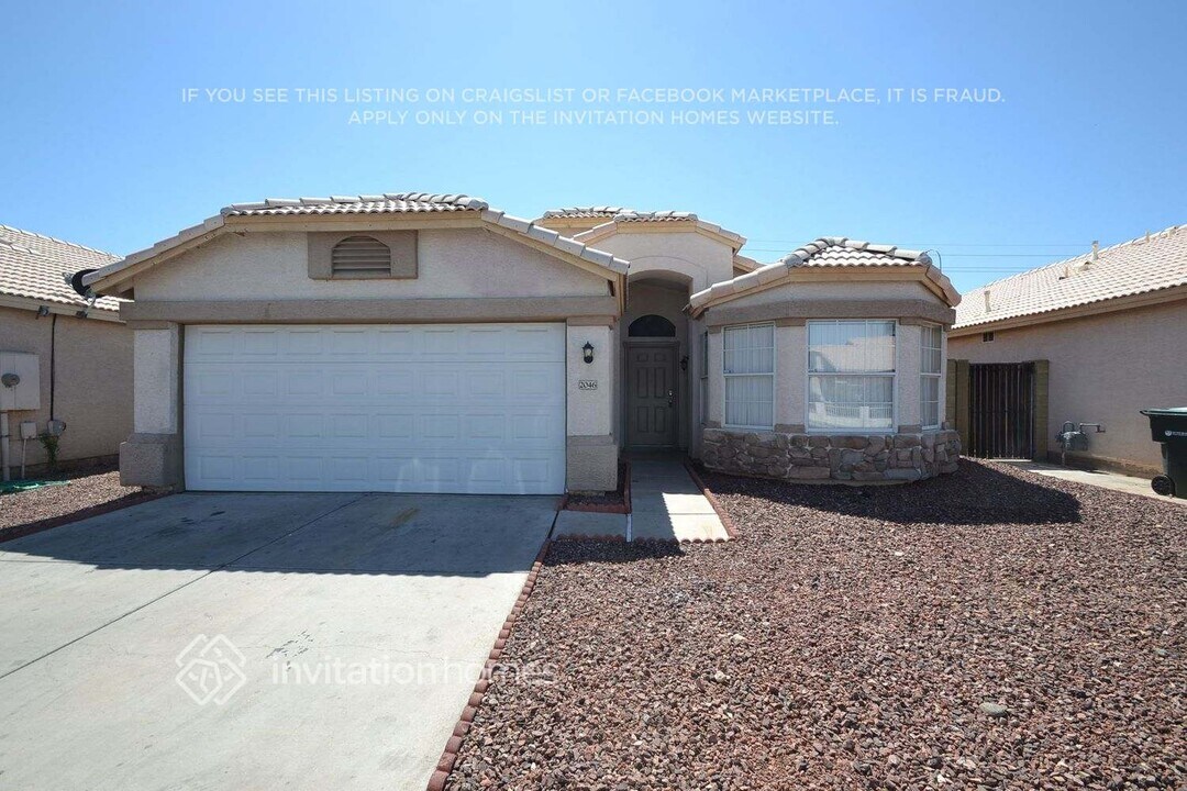 2046 N 90th Ln in Phoenix, AZ - Building Photo