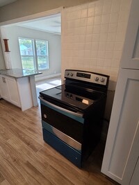 5862 Southville St photo'