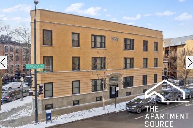 1912 N Lincoln Ave, Unit #302 in Chicago, IL - Building Photo - Building Photo