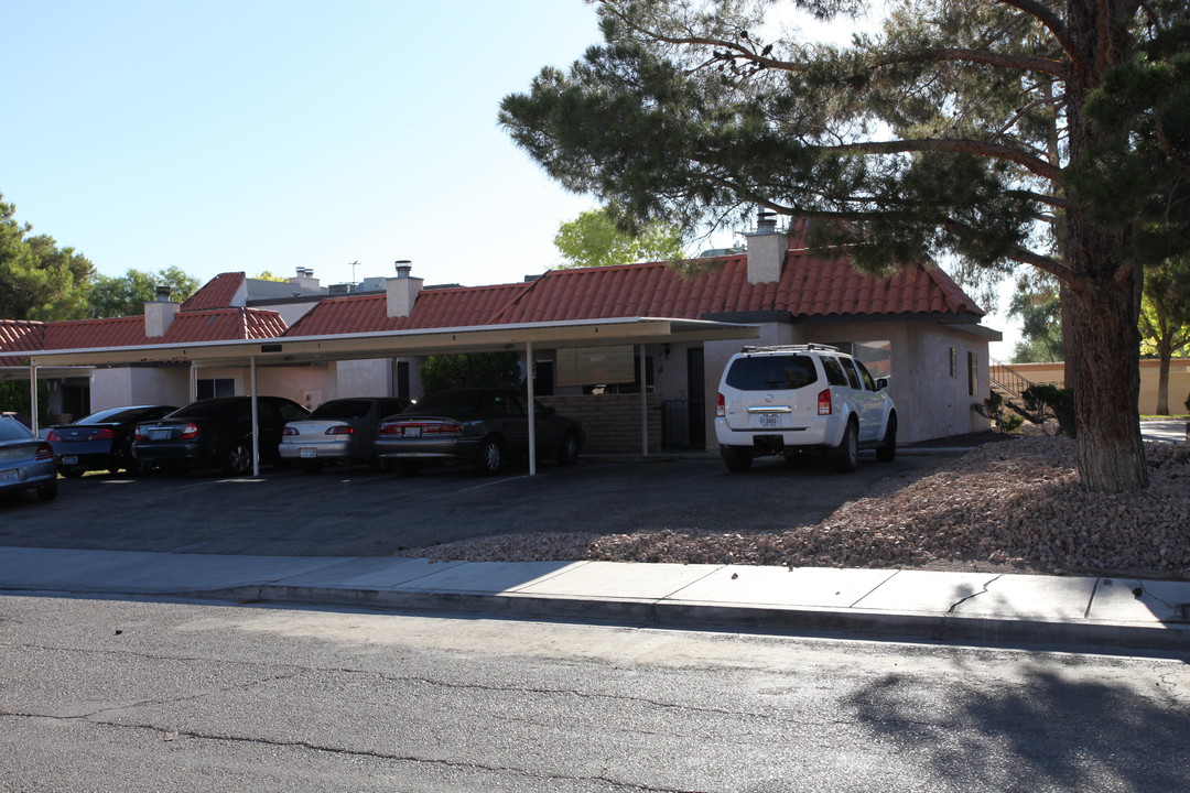 Eldora Plaza in Las Vegas, NV - Building Photo