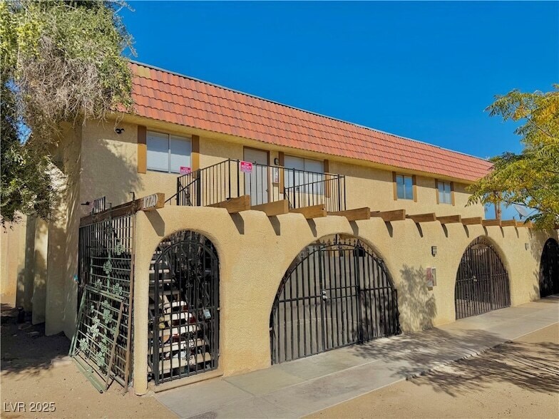 1720 Cordoba Ln, Unit D in Las Vegas, NV - Building Photo