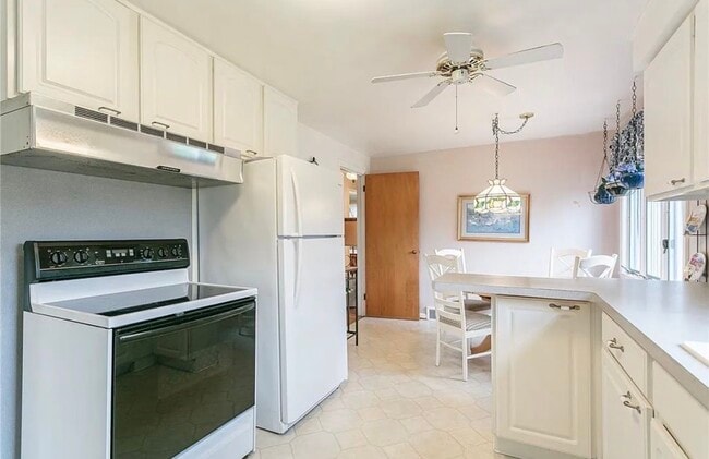 26 Garden Dr in Irondequoit, NY - Building Photo - Building Photo