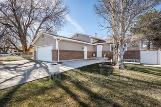 2119 Chatalet Ln in Pueblo, CO - Building Photo - Building Photo