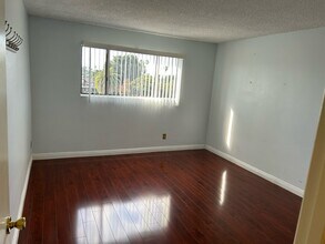 5000 S Centinela Ave, Unit 221 in Los Angeles, CA - Building Photo - Building Photo