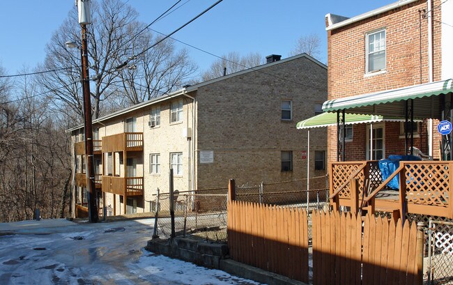 3329 Brighton St in Baltimore, MD - Foto de edificio - Building Photo