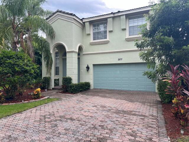 2871 Shaughnessy Dr in Wellington, FL - Building Photo