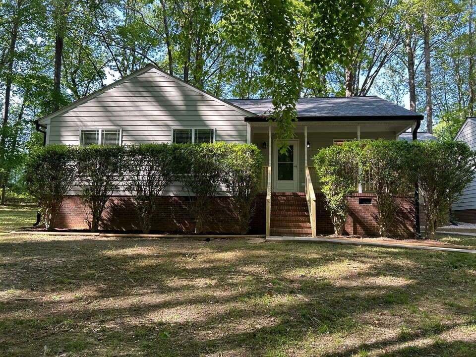 4200 Willowdale Ct in Apex, NC - Building Photo