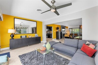 2225 NE 20th Ave in Wilton Manors, FL - Building Photo - Building Photo