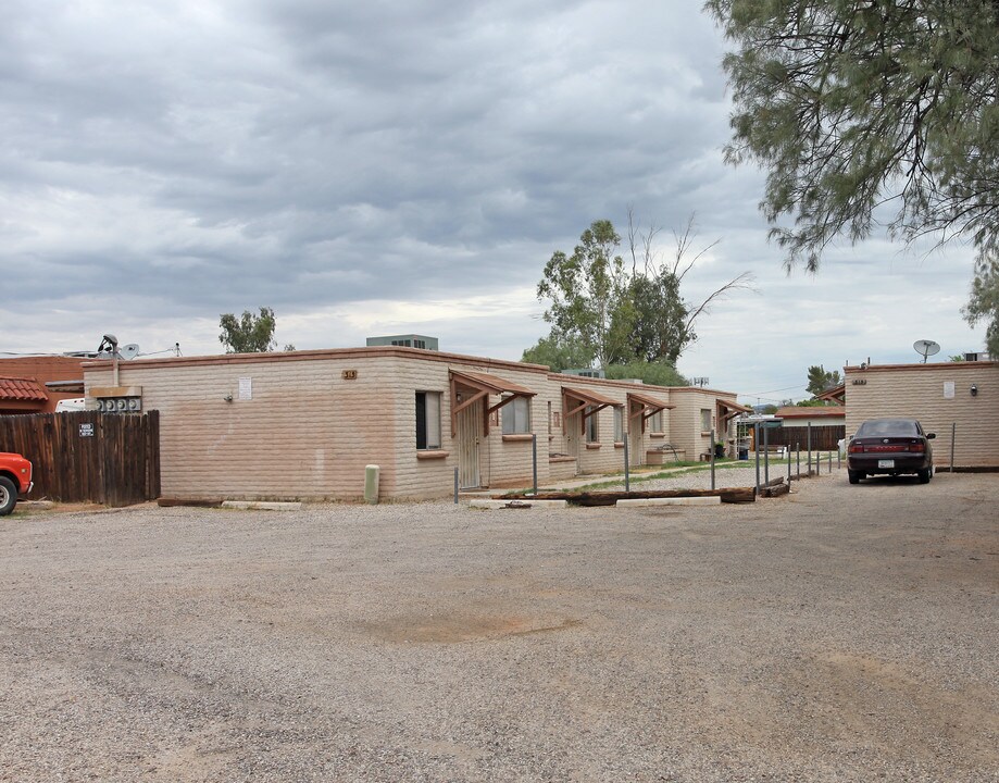 315-319 E Blacklidge Dr in Tucson, AZ - Foto de edificio