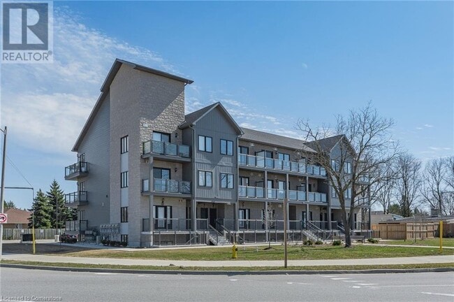 property at 721 Franklin Blvd