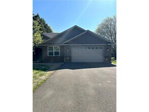 1539 Hydram Ave N in Oakdale, MN - Building Photo - Building Photo