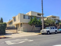 1117 S Bronson Ave in Los Angeles, CA - Foto de edificio - Building Photo