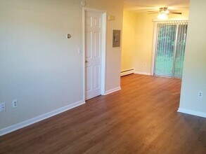 F 6 Nanni Dr in Winchester, CT - Building Photo - Building Photo
