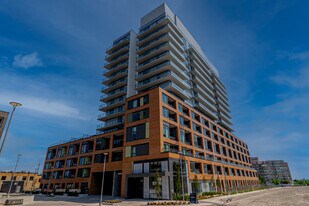 The Bakerfield in Newmarket, ON - Building Photo