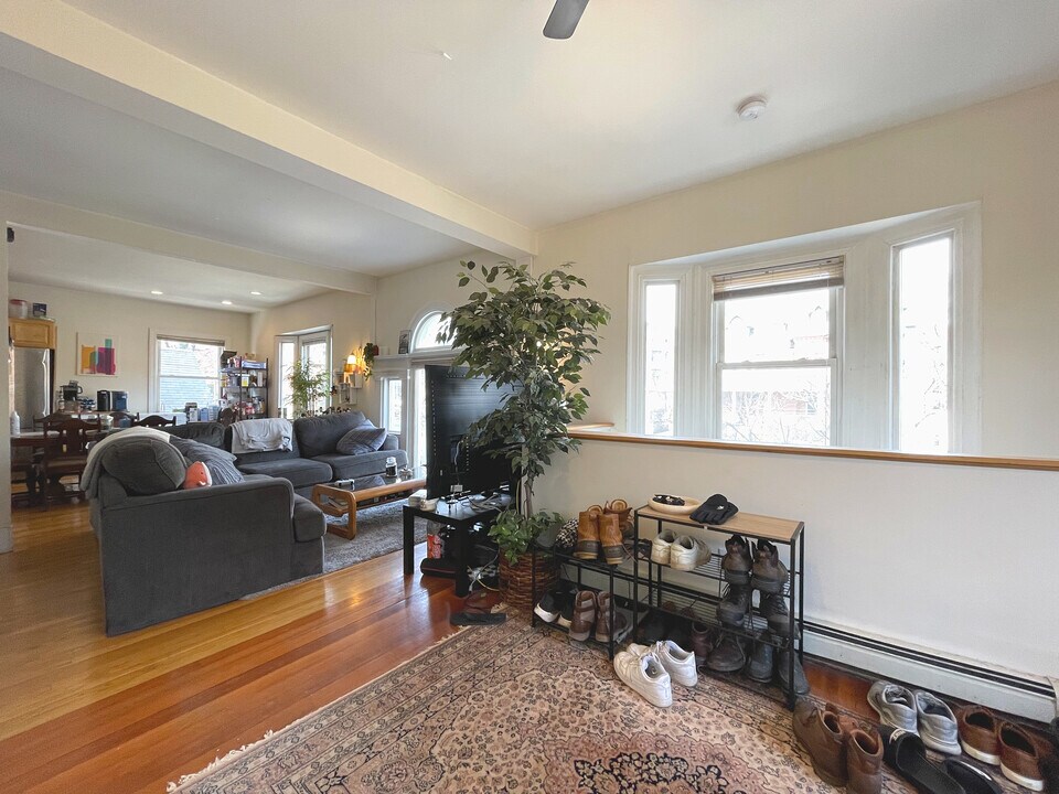 66 Englewood Ave, Unit 2A in Boston, MA - Building Photo