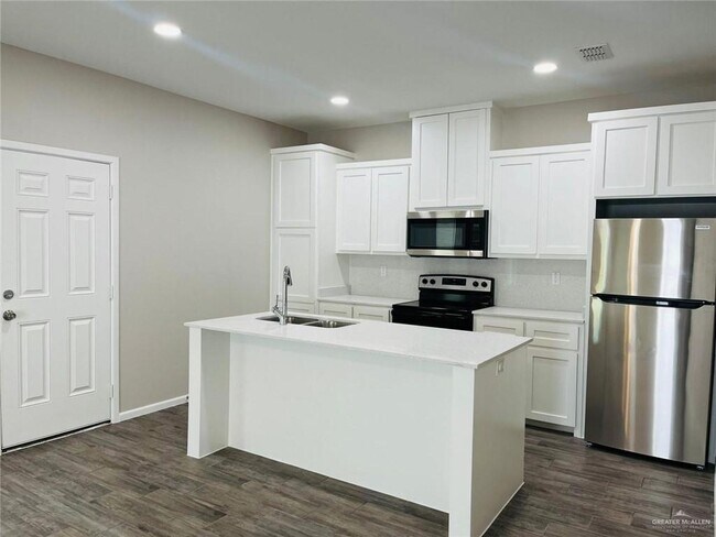 6 W Sucre Dr in Edinburg, TX - Building Photo - Building Photo