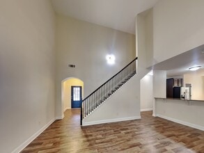 180 Kubol Dr in Lawrenceville, GA - Foto de edificio - Building Photo