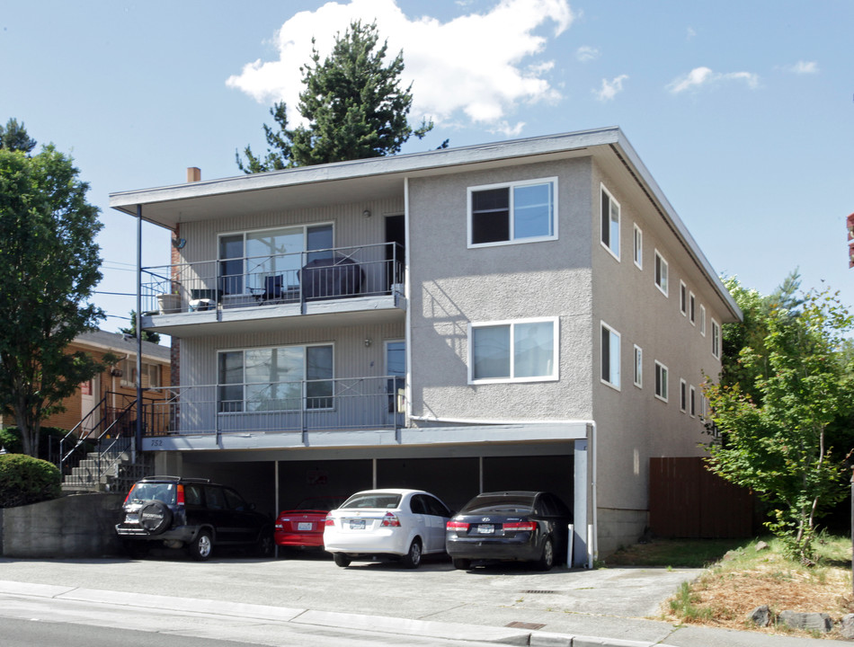 Marita Apartments in Seattle, WA - Building Photo