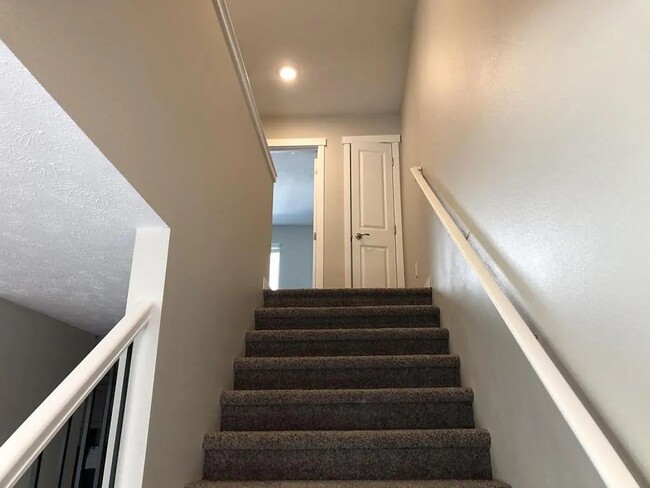 317 5th St in Cheney, WA - Foto de edificio - Building Photo