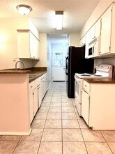 9901 Hundred Oaks Cir in Austin, TX - Building Photo - Building Photo