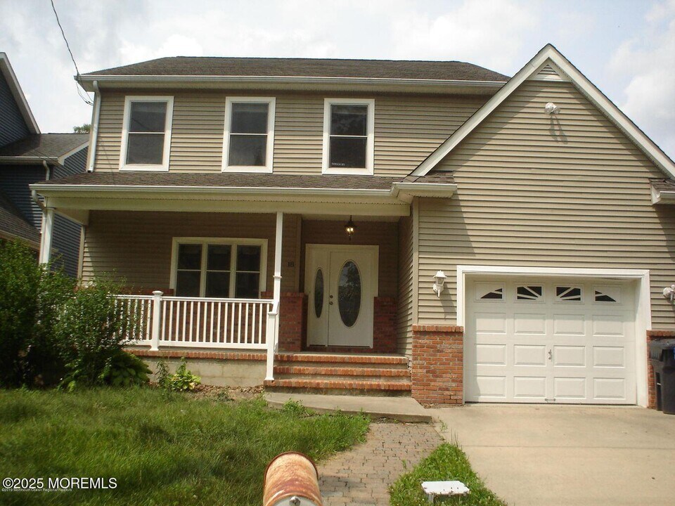 18 Stuyvesant Rd in Brick, NJ - Building Photo