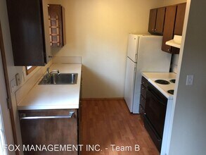 3510 SE Sherry Ln-Unit -#9 in Milwaukie, OR - Building Photo - Building Photo