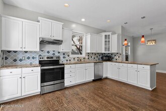 412 Azalea Dr in Hampstead, NC - Building Photo - Building Photo