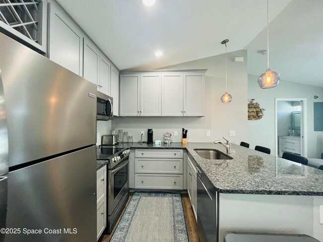 345 S Brevard Ave in Cocoa Beach, FL - Building Photo - Building Photo