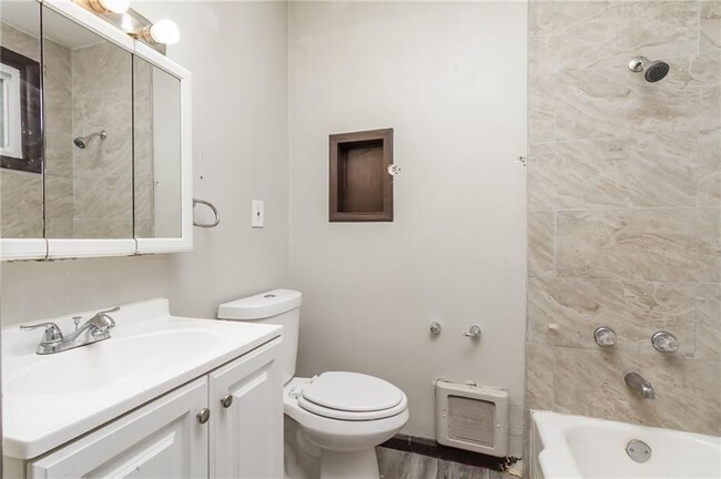 316 Lake View Park in Rochester, NY - Building Photo - Building Photo