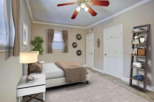 property at 315 W Saulnier St