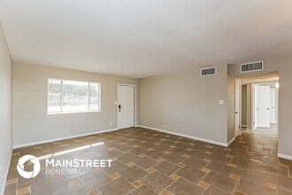 8420 N 38th Dr in Phoenix, AZ - Building Photo - Building Photo