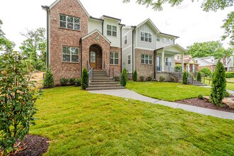 811 Kirkwood Ave, Unit A in Nashville, TN - Foto de edificio - Building Photo