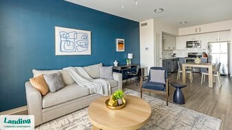 750 Fort Worth Ave in Dallas, TX - Building Photo